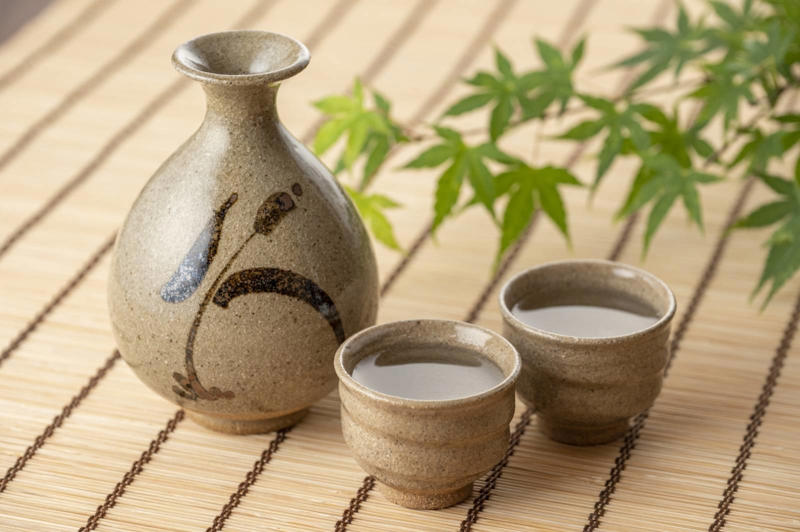 花粉症のメカニズム, 花粉症状を悪化させる食べ物①生のトマト, 花粉症状を悪化させる食べ物②アルコール, 花粉症状を悪化させる食べ物③ファーストフード
