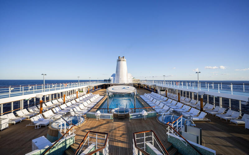 1. Where does Regent Seven Seas Cruises sail?, 2. Who does Regent Seven Seas Cruises appeal to?, 3. Regent Seven Seas Cruises’ fleet, Seven Seas Grandeur (744 passengers), Seven Seas Splendor (750 passengers), Seven Seas Explorer (750 passengers), Seven Seas Voyager (706 passengers), Seven Seas Mariner (700 passengers), Seven Seas Navigator (490 passengers), 4. Access for guests with disabilities, 5. Loyalty scheme