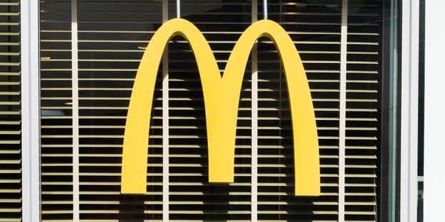 マクドナルドでは、食べ応えばつぐんの「新作バーガー」を期間限定で販売中です。, 「もう春だ！」と、発売前からSNSでも話題。, てりやきとタルタルの風味が絶妙にマッチ。, 具材それぞれの食べ応えがすごい！, てりやきとタルタルが相性ばつぐん！また食べたくなりました。, コメダ珈琲店の「フィッシュフライバーガー」もボリューム満点でおすすめです。, タルタルソースとキャベツがたまりません。