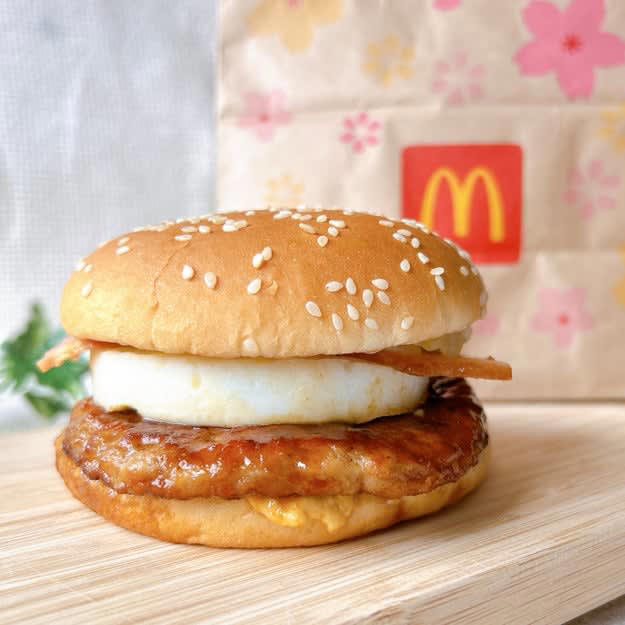 マクドナルドでは、食べ応えばつぐんの「新作バーガー」を期間限定で販売中です。, 「もう春だ！」と、発売前からSNSでも話題。, てりやきとタルタルの風味が絶妙にマッチ。, 具材それぞれの食べ応えがすごい！, てりやきとタルタルが相性ばつぐん！また食べたくなりました。, コメダ珈琲店の「フィッシュフライバーガー」もボリューム満点でおすすめです。, タルタルソースとキャベツがたまりません。