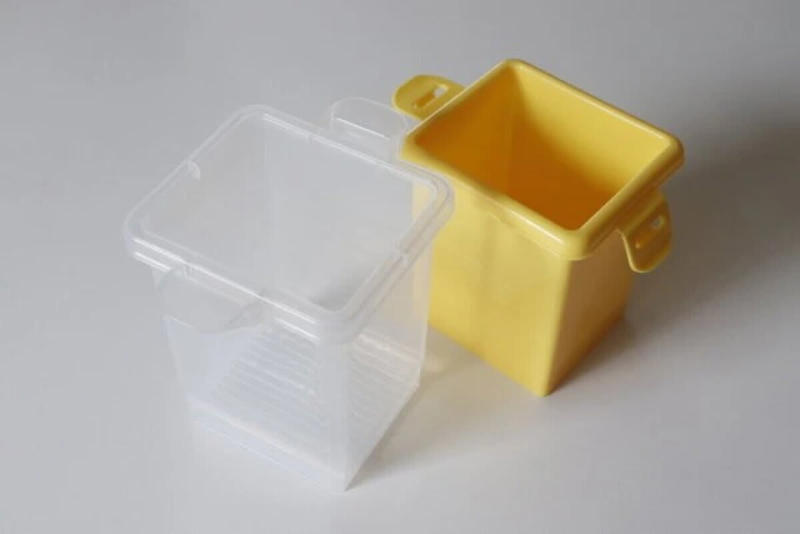 えっレンジでいけんの！？簡単にアレを作れる100均キッチン便利グッズ, 揚げないのにパリパリ！レンジだけで作れるヘルシーチップス, 油を使わないのでヘルシーなのもうれしいポイント, フライパン不要！レンジだけでふわふわだし巻き卵, 最後に押し型フタで形を整えれば完成, レンジで本格中華？！ふわふわのかに玉が作れる神アイテム, 火を使わずに作れるので、料理初心者でも簡単