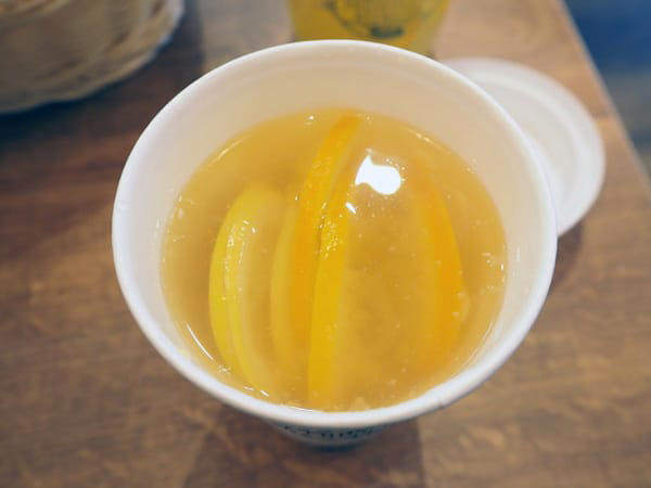生アボカドへのこだわりを、食べ比べで実感, 半分使いの贅沢感！新作と定番、それぞれの魅力, 通の楽しみ方！「追いスパイス」で味変, 昨年完売のレモネードが今年も復活
