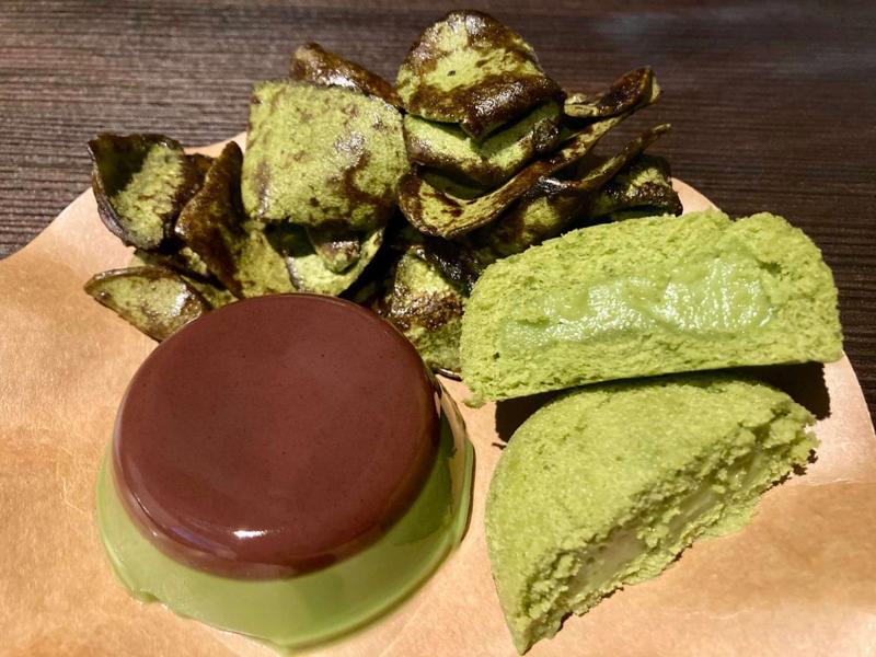 【3位】ほろ苦抹茶×軽やかこし餡。夜に食べたい大人の『お抹茶ぷりん』, 【2位】1個150円以下！ ホッと癒される『ふんわり抹茶ケーキ』, 【1位】手が止まらない新食感！『チョコがけ抹茶かりんとうちっぷす』は常備確定, 【まとめ】カルディの抹茶おやつは「進化系」も要チェック！