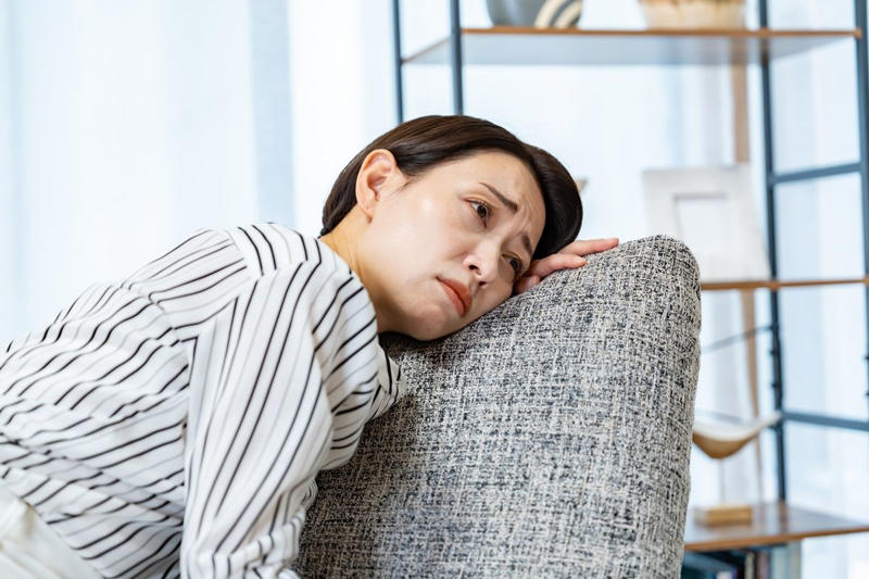 「思考の癖が変わる」こと自体が、更年期特有のサイン, 第1段階：【心の黄色信号】思考の癖が「自責」に傾く, 第2段階：【行動の黄色信号】「いつもの私」ができなくなる, 第3段階：【体の黄色信号】「気合」で誤魔化せない不調, 「自覚」さえできれば、解決への一歩です