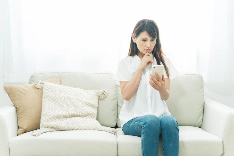 「思考の癖が変わる」こと自体が、更年期特有のサイン, 第1段階：【心の黄色信号】思考の癖が「自責」に傾く, 第2段階：【行動の黄色信号】「いつもの私」ができなくなる, 第3段階：【体の黄色信号】「気合」で誤魔化せない不調, 「自覚」さえできれば、解決への一歩です