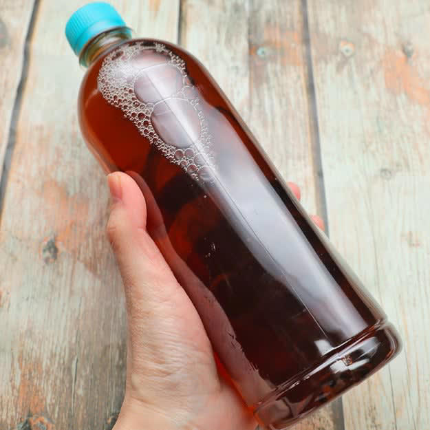 レシピの基本情報：, 麦茶は、ペットボトルでも家で煮出したものでもOK。, 材料はお好みの具材でOK。袋の表記通りの水を麦茶に変えるだけ。, 焼きそばを蒸したら、付属のソースで味付けする。よく絡めたら、完成！, 💡失敗しないポイントは？, ❓よくある質問（FAQ）