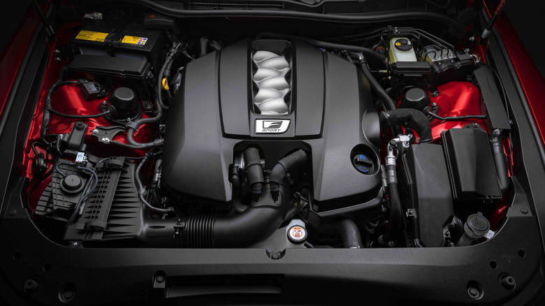 Ford 5.0 Coyote V8 - 500 hp, Chevrolet Corvette 6.2 V8 - 490 hp, Toyota 5.0 V8 - 471 hp, Ram/Jeep 6.4 HEMI V8 - 470 hp, Chevy Corvette Z06 5.5 V8 - 670 hp