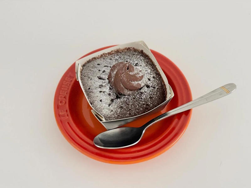 サクッパリッとろっ！ さまざまな食感が楽しい, 大きめプリンでお腹も心も満たされる, そのまま食べても温めて食べてもOK, 食べやすいひと口サイズも嬉しい