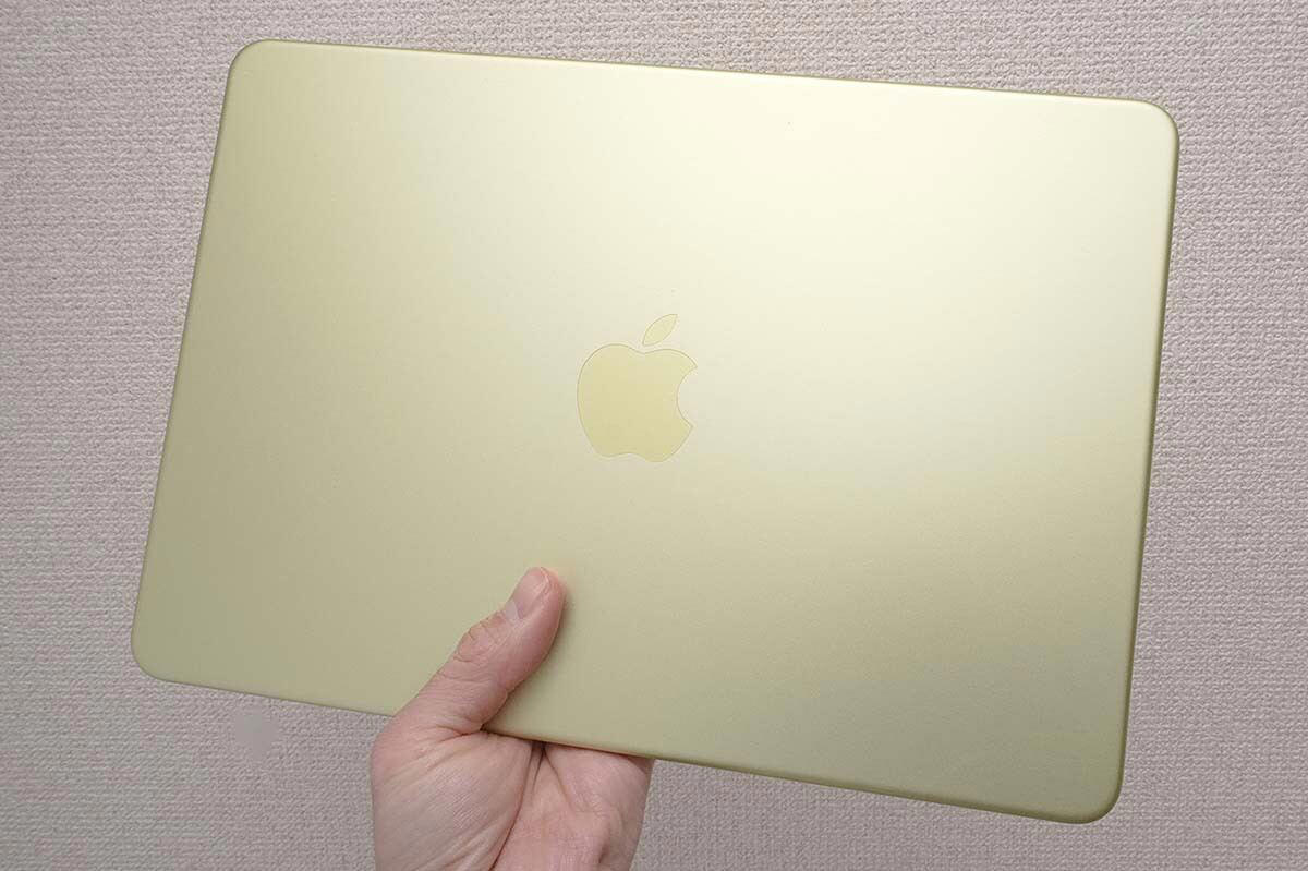 Neoへの好奇心が一気にMAX！　購入即決, 期待に応える高いポータビリティ, Apple Intelligenceやフォトショップも安定動作, バッテリー持ちは及第点。2基しかないUSBポートは工夫が必要, 気になる点はあるものの、やっぱり選んで正解だった