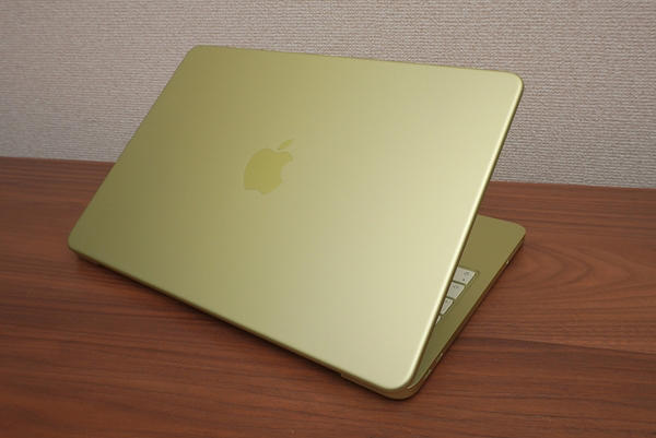 軽量・コンパクトな13インチ　MacBook初のカラバリ「シトラス」, 新しいMacBookユーザー獲得を狙う入門機, A18 Proチップと8GBユニファイドメモリの実力, 最速USB 3のデジタルポートは上手く使いこなしたい