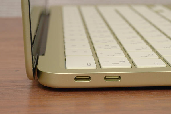 軽量・コンパクトな13インチ　MacBook初のカラバリ「シトラス」, 新しいMacBookユーザー獲得を狙う入門機, A18 Proチップと8GBユニファイドメモリの実力, 最速USB 3のデジタルポートは上手く使いこなしたい