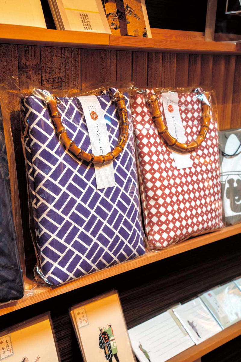 個性あふれる伝統のガラス製品『津軽びいどろ 東京ミッドタウン八重洲店』, 『津軽びいどろ 東京ミッドタウン八重洲店』店舗詳細, 日々の暮らしに江戸の薫りを添えて『京はし 満津金』, 『京はし 満津金』店舗詳細, 日常使いにこだわった伝承の江戸箒『白木屋傳兵衛』, 『白木屋傳兵衛』店舗詳細, 使うほどに手になじみ愛着も増してゆく『ポスタルコショップ』, 『ポスタルコショップ』店舗詳細, この軽さ一度手に取る価値あり！ 『TO&amp;FRO TOKYO』