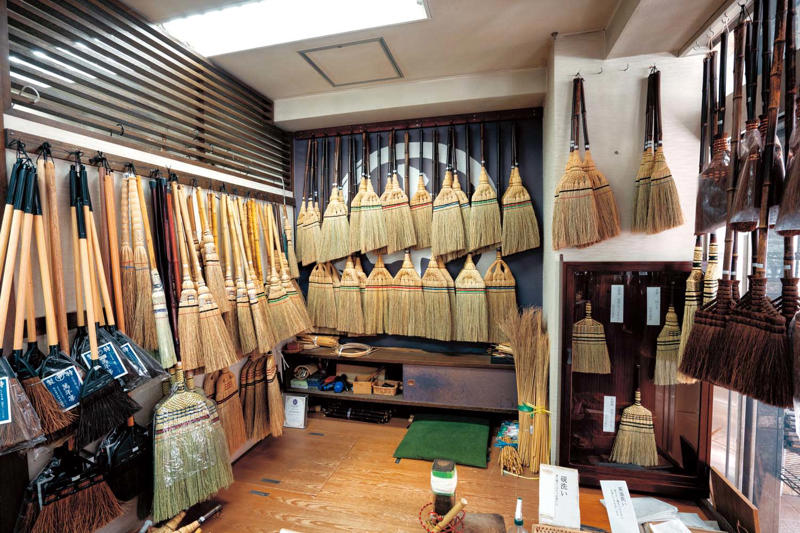 個性あふれる伝統のガラス製品『津軽びいどろ 東京ミッドタウン八重洲店』, 『津軽びいどろ 東京ミッドタウン八重洲店』店舗詳細, 日々の暮らしに江戸の薫りを添えて『京はし 満津金』, 『京はし 満津金』店舗詳細, 日常使いにこだわった伝承の江戸箒『白木屋傳兵衛』, 『白木屋傳兵衛』店舗詳細, 使うほどに手になじみ愛着も増してゆく『ポスタルコショップ』, 『ポスタルコショップ』店舗詳細, この軽さ一度手に取る価値あり！ 『TO&amp;FRO TOKYO』