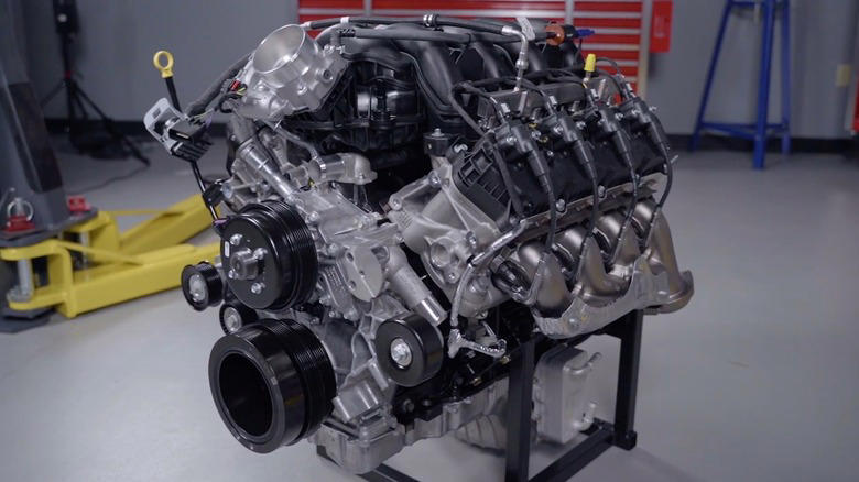 Ford 5.0 Coyote V8 - 500 hp, Chevrolet Corvette 6.2 V8 - 490 hp, Toyota 5.0 V8 - 471 hp, Ram/Jeep 6.4 HEMI V8 - 470 hp, Chevy Corvette Z06 5.5 V8 - 670 hp