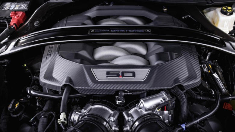 Ford 5.0 Coyote V8 - 500 hp, Chevrolet Corvette 6.2 V8 - 490 hp, Toyota 5.0 V8 - 471 hp, Ram/Jeep 6.4 HEMI V8 - 470 hp, Chevy Corvette Z06 5.5 V8 - 670 hp