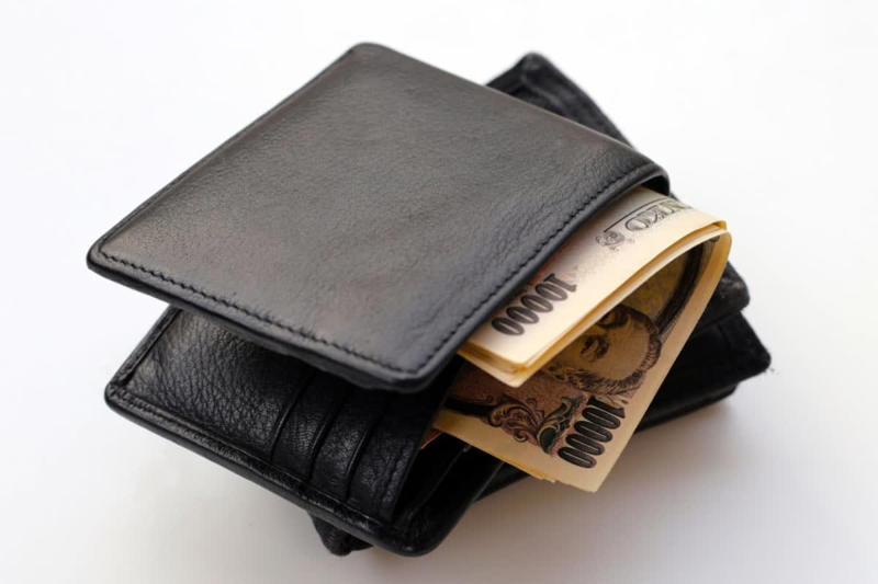 年金生活者支援給付金制度のイロハ, 【支給要件】年金生活者支援給付金「年金本体に上乗せがある人とは？」, 「老齢年金生活者支援給付金」支給要件, 「障害年金生活者支援給付金」「遺族年金生活者支援給付金」の対象者, 【金額】2026年度「年金生活者支援給付金」給付基準額は3.2%引き上げ, 【2026年度】年金生活者支援給付金の給付額, 【手続き】年金生活者支援給付金、対象者にはお知らせを兼ねた「請求書」が届きます, 【ケース1】これから老齢年金を受け取り始める人（緑の封筒）, 【ケース2】すでに年金を受給している人の場合（うす緑の封筒）, 【ケース3】老齢基礎年金を繰上げ受給中の場合（うすだいだい色の封筒）