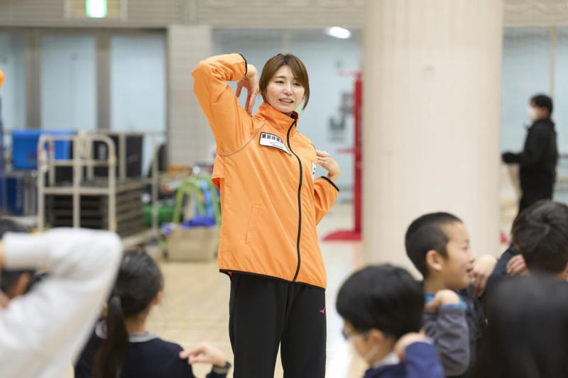 “バレーの聖地”への帰還と、一日館長への就任, 「おやつは小魚」川合会長が明かした驚きの成長秘話, 「バレーは究極の団体スポーツ」レジェンドが直接指導, スポーツを楽しむ社会の実現へ