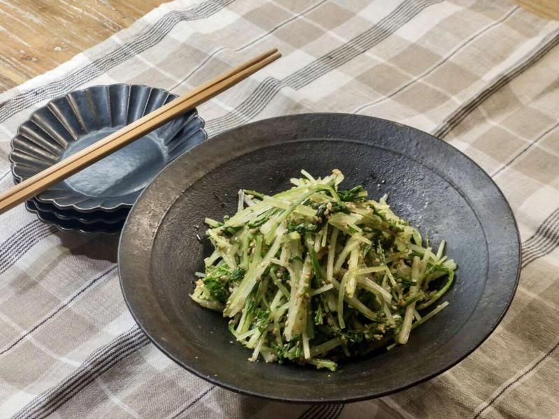 水菜の胡麻和えを作るのにかかる時間, 水菜の胡麻和えのカロリー, 止まらない美味しさ！水菜の胡麻和え, 水菜の胡麻和えの材料（2人分）, 水菜の胡麻和えの作り方