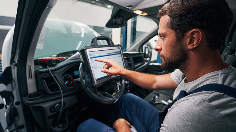 Motopower MP69033, Ancel BD310, Innova 5610, BlueDriver Bluetooth Pro, Foxwell NT301, How we put together our list