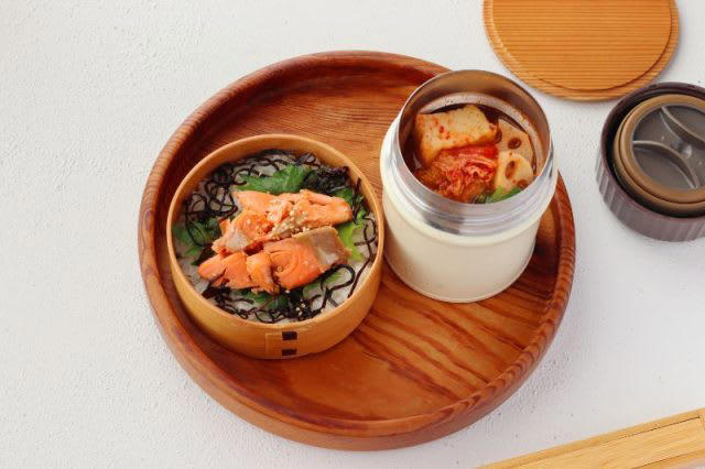 腸活スープで元気！「厚揚げとれんこんのキムチ味噌スープ」「塩鮭丼」2品弁当, 1品目 厚揚げとれんこんのキムチ味噌スープ, 材料（1人分／スープジャー容量0.38L使用）, 「心が楽になる2品弁当」のルール