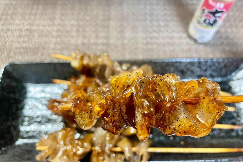 ■「甘辛こんにゃく串」の材料, ■こんにゃくは凍らせるのがポイント, ■ヤバすぎる美味しさ…, ■簡単なのに美味しすぎる　「こんにゃく串」