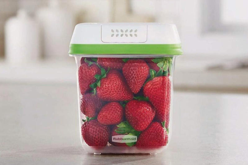 Mistake: Leaving Your Greens Loose in the Crisper Drawer, Mistake: Storing Fresh Produce in Sealed Plastic Bags, Mistake: Leaving Berries Exposed to Air and Trapped Moisture, Mistake: Keeping Fresh Herbs Too Dry