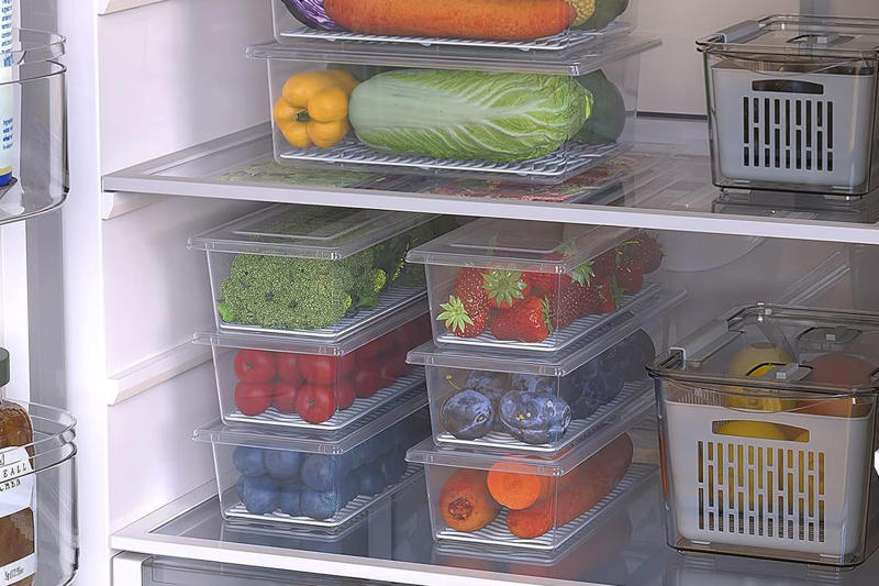Mistake: Leaving Your Greens Loose in the Crisper Drawer, Mistake: Storing Fresh Produce in Sealed Plastic Bags, Mistake: Leaving Berries Exposed to Air and Trapped Moisture, Mistake: Keeping Fresh Herbs Too Dry