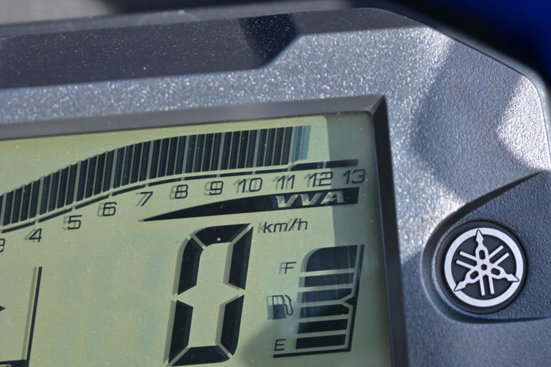 ヤマハ WR125Rは125ccの常識を超える？, ヤマハ WR125R メーカー希望小売価格：539,000円, エンジンスペック (1/2), エンジンスペック (2/2), VVAが搭載されているエンジンのシリンダーヘッド周辺, メーターに「VVA」の文字が浮かび上がる, WR125Rの公式サイトはこちら, 装備を整え、いざ走行へ！, 【市街地編】桜井つぐみの感想, 【市街地編】横田の感想, 【市街地編】関野カメラマンの感想, 【郊外の幹線道路編】桜井つぐみの感想, 【郊外の幹線道路編】横田の感想, 【郊外の幹線道路編】関野カメラマンの感想, 【ワインディング編】桜井つぐみの感想, 【ワインディング編】横田の感想, 【ワインディング編】関野カメラマンの感想, 【オフロード編】桜井つぐみの感想 (1/2), 【オフロード編】桜井つぐみの感想 (2/2), 【オフロード編】横田の感想 (1/2), 【オフロード編】横田の感想 (2/2), 【オフロード編】関野カメラマンの感想, ディテール紹介 (1/2), ディテール紹介 (2/2), コンパクトな液晶メーター, 左側にサイレンサーを配置, キーロック式のツールボックス, リヤのディスクブレーキ, 大型のLEDテールランプ, フロントフォーク, ラジエターとABSユニット, タンデムステップ, ヘルメットホルダー, リンク式モノクロスサスペンション, ハンドルスイッチ, WR125Rは、どんなライダーにオススメ？ (1/2), WR125Rは、どんなライダーにオススメ？ (2/2)
