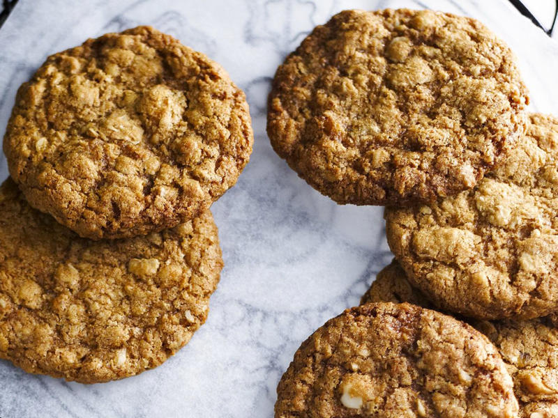 Ingredients, Test Kitchen tip, How to make this Anzac biscuits recipe, What makes Anzac biscuits chewy or crunchy?, How long can Anzac biscuits be stored?, What type of oats work best?, Recipe variation, What’s the story behind Anzac biscuits?, You’ll need these …, Variations on the Anzac biscuit