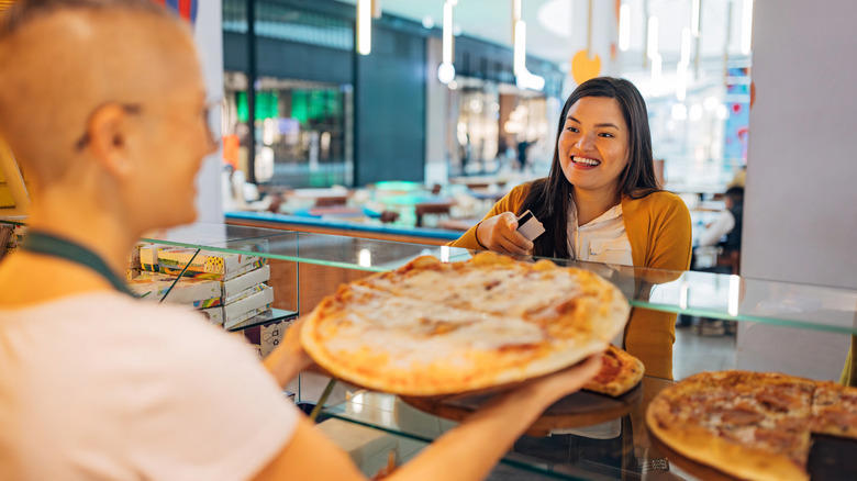 Excessive topping choices are usually a mask for a lack of focus, Visible machinery signals a shop's respect for the dough, A chef's pride is the ultimate indicator of quality, Sometimes a great experience can outshine a mid-tier pizza