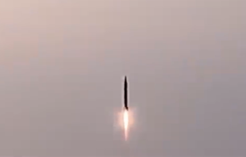 CM-302導入説、中東の緊張高まる, 空母打撃群を狙う超音速の脅威, 米軍の大規模戦力移動と絡む変数, 中国・イラン戦略的密着の兆し, 外交再開を前にした力の誇示局面