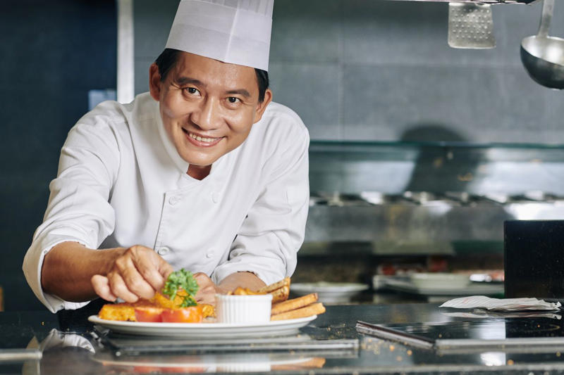 ทำร้านอาหารในไทย “ทำง่าย แต่รอดยาก”, กุญแจสำคัญ 5 ด้าน สู่การเป็น Passive Income, ยิบอินซอย เปิดตัว CEFB ศูนย์รวมความรู้เพื่อผู้ประกอบการ, เปิดตัวหนังสือและหลักสูตร RMS ทางลัดสู่ความสำเร็จ