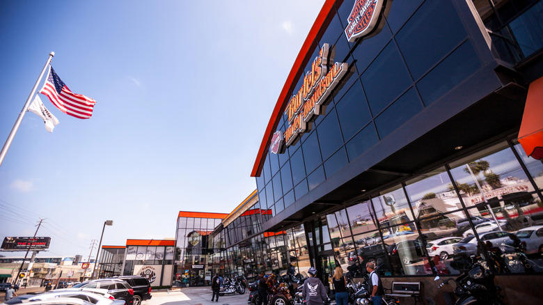 Harley-Davidson financing options are available Practice slow maneuvers, Don't skip the riding safety course, You can start a Harley-Davidson without the key fob, Don't forget to put your Harley in transport mode on the trailer, Where your eyes go, your bike goes, Harley-Davidson financing options are available