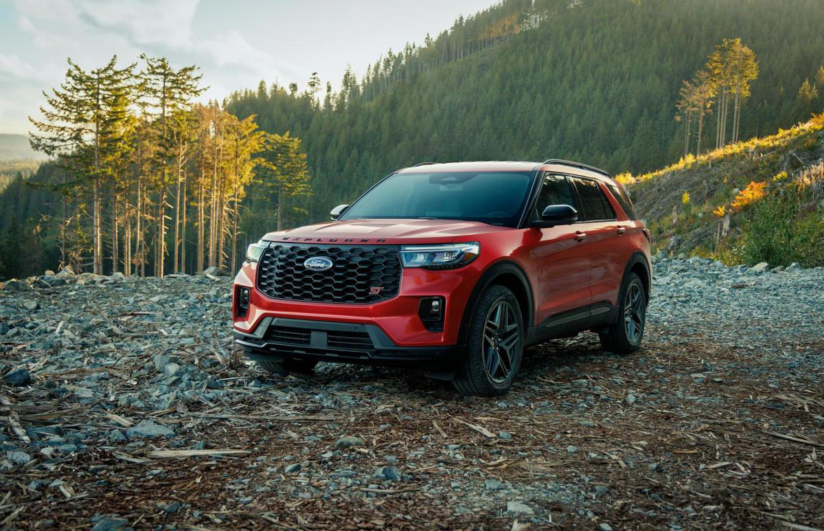 10. Kia Sportage: 182,823, 9. Subaru Crosstrek: 191,724, 8. Chevrolet Trax: 206,339, 7. Jeep Grand Cherokee: 210,082, 6. Nissan Rogue: 217,896, 5. Ford Explorer: 222,706, 4. Hyundai Tucson: 234,230, 3. Chevrolet Equinox: 332,301*, 2. Honda CR-V: 403,768, 1. Toyota RAV4: 479,288