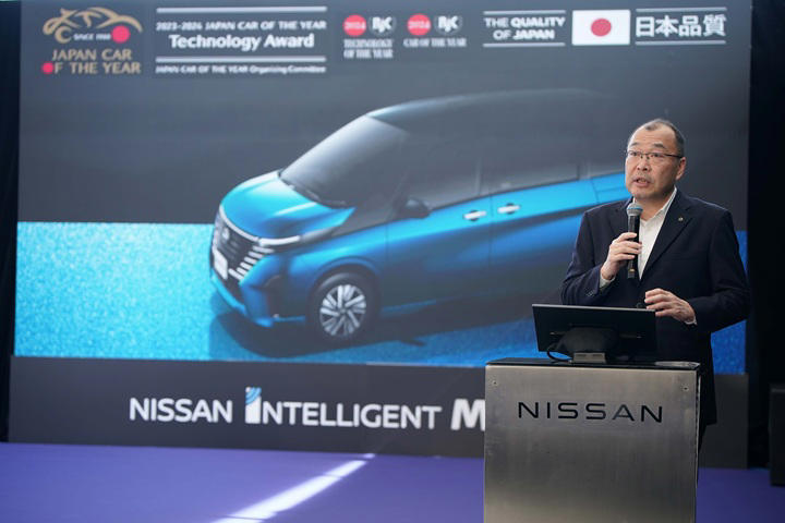 Bold, expressive styling, aerodynamically optimised , 100% electric motor-driven, zero range anxiety, A new level of driving dynamics and reduced motion sickness, Premium high-tech cabin with best-in-class practicality, Uncompromised safety for the family, Nissan ProPILOT debuts, Five new variants to suit different requirements