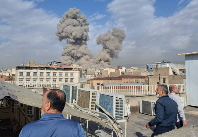 サウジアラビア、外交強調の後に「空爆促進」疑惑,  スンニ・シーアの盟主、古くからの競争構図,  ムハンマド・ビン・サルマン皇太子の態度変化、なぜ？,  戦略的計算：和解と牽制の並行,  報復と拡大の影