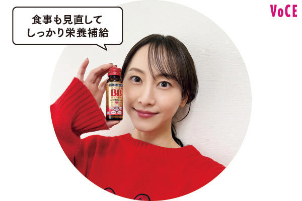 【ゆらぎにくくなる秘訣1】胸鎖乳突筋ストレッチで、顔まわりの滞りを解消, 【ゆらぎにくくなる秘訣2】飲むヒアルロン酸で、水分保持力を高める, 【ストレスゆらぎをケア】アロマで気持ちを落ち着かせて、肌の負担軽減作戦, 【寝ている間の摩擦も考慮】枕カバーは綿100％を, 【生理周期のゆらぎを軽減】納豆、サバ、ヨーグルトで肌力強化, 【ゆらいで肌のカバーさえつらかったら】リップの一点集中塗りで、目線を誘導せよ, 【メイクをするとかゆくなる人は】パフの清潔化計画で雑菌を滅, 【乾燥由来のゆらぎには】ミスト化粧水の複数持ち＆まめすぎ保湿を, 【ゆらぎで目立つ唇の縦ジワは】“白み系リップ″を避けて、ふっくら感増量, 【肌の酸化からくるゆらぎに】ティッシュオフ＆ミストのW使いで安定させる, 【洗剤が刺激になることも】洗顔タオルの導入で、肌トラブル回避, 【吹き出物ができちゃったら】飲むケアで徹底撲滅, 【実はゆらぎやすい頭皮は】38℃以下のぬるま湯洗浄で潤いキープ, 【ゆらいだ肌の刺激を軽減】“こすらない”を徹底し、化粧水をつけるのもコットンパックで, 【全身ゆらいでかさついちゃうなら】柔軟剤も敏感肌仕様にチェンジ！, 【お風呂で刺激を感じたら】塩素オフで肌のバリア機能をキープ, 【ゆらぎすぎてなにもつけられない】泡の日焼け止めで摩擦レスなUV対策を, 【ケアしていてもゆらぎ続けるなら】運動で肌の代謝をサポートするのも手