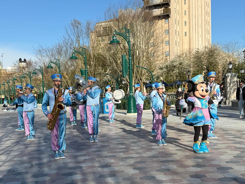 What is Disney Adventure World?, What is coming to Disney Adventure World?, Where is the World of Frozen going to be?, Is World of Frozen a separate ticket?, How much does Disneyland Paris cost?