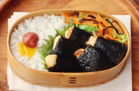 満足感たっぷり！「ささみ海苔」「にんじんとキャベツの塩昆布バター」2品弁当, 1品目 ささみ海苔, 2品目 にんじんとキャベツの塩昆布バター, 2品弁当の詰め方プロセス, 「心が楽になる2品弁当」のルール