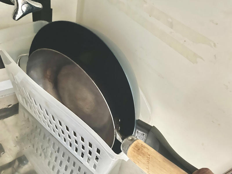 夫婦ふたり暮らしになり、暮らしを見直した, 1：フライパンを2つにして調理がスムーズに, 2：丈夫で長く使える「鉄」素材, 3：洗い物と収納が減り、台所が静かに, 無理のない「ものの数」が60代の暮らしをラクにする