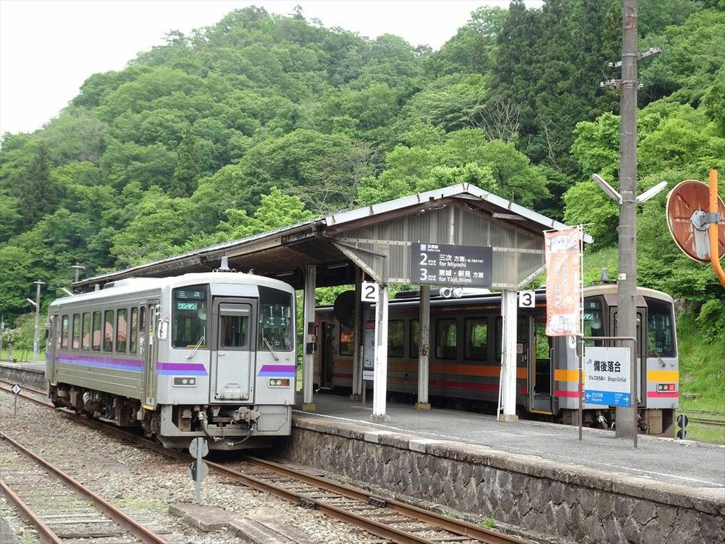 かつてはにぎわった「山間部の要衝」, 川沿いを行く「消えたローカル線」, 「原風景」を行く列車たち, 「寅さん」が旅するローカル線