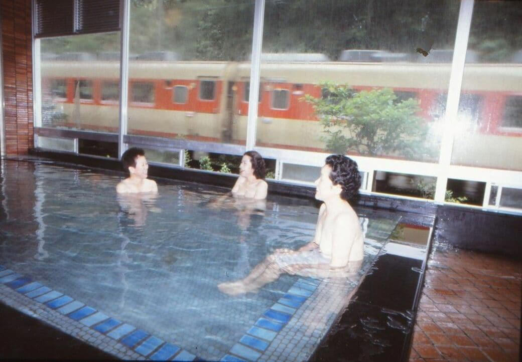 かつてはにぎわった「山間部の要衝」, 川沿いを行く「消えたローカル線」, 「原風景」を行く列車たち, 「寅さん」が旅するローカル線