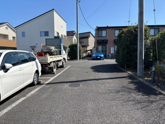 ・住宅街に突如現れるイギリス, ・大きな扉を開けるとそこはイギリス, ・実は気軽にお茶できる場所, ・器好きが震えるショップ