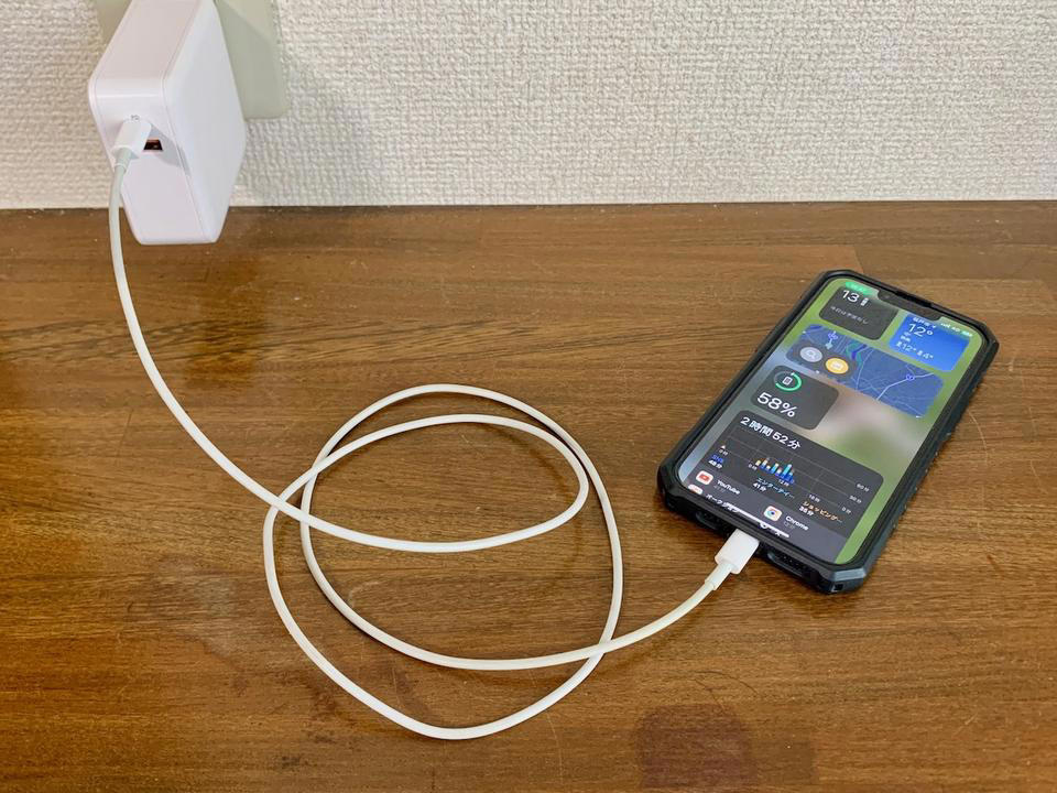 充電アダプターとバッテリーが一つに, 大容量とコンパクトサイズ、どっちを選ぶ？, 急速充電&amp;Type-Cにも対応, 防災も考慮するなら10000mAh