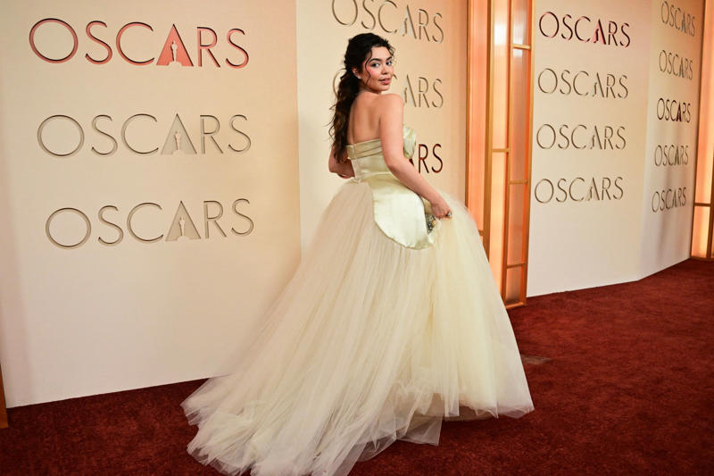 Gwyneth Paltrow , Anne Hathaway , Jacob Elordi , Audrey Nuna, Kate Hudson , Nicole Kidman , Hudson Williams, Teyana Taylor, Emma Stone , Jessie Buckley , Auliʻi Cravalho, Rose Byrne , Chase Infiniti , Barbie Ferreira, Shaboozey