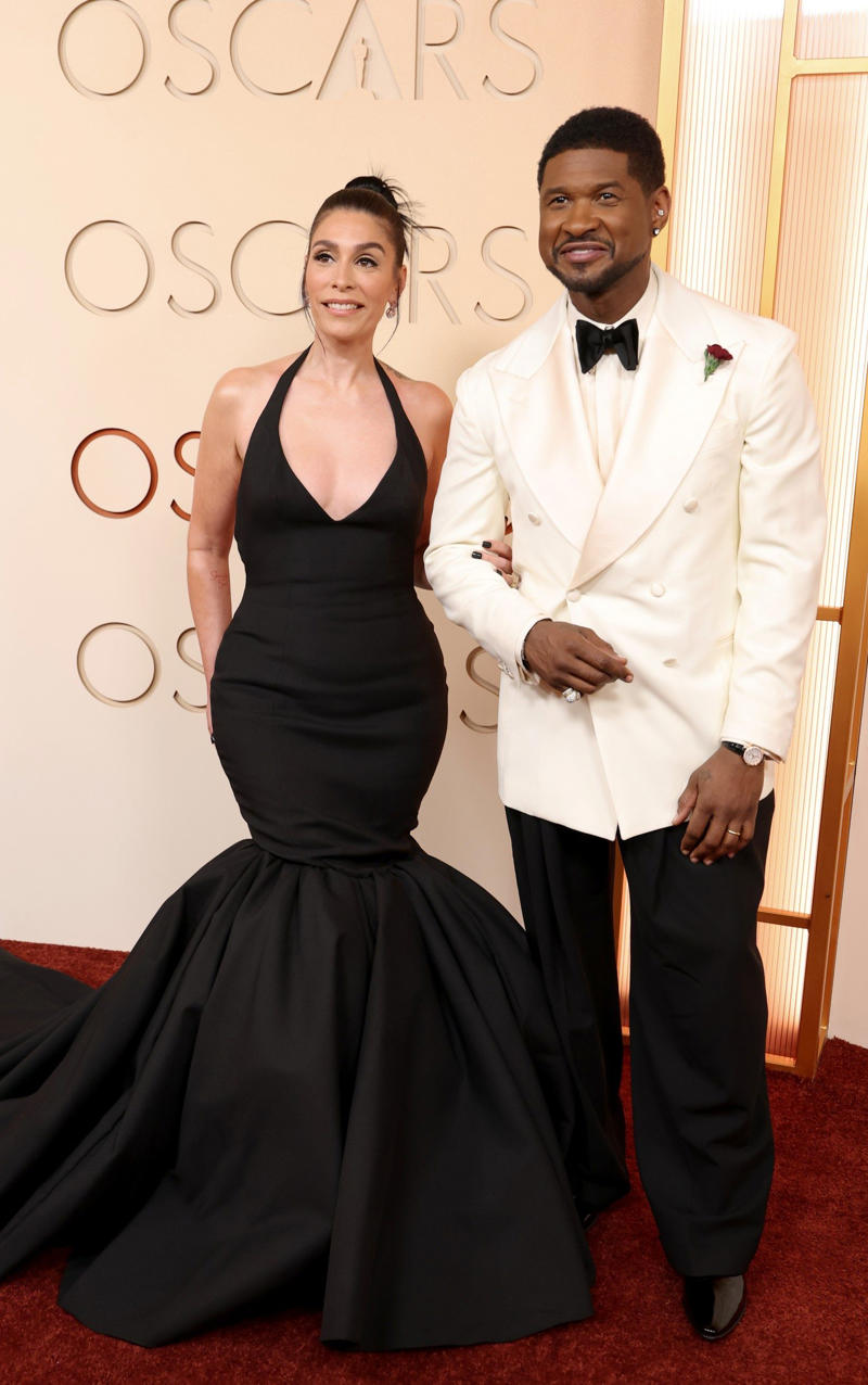 Usher Oscars 2026, Jane Fonda, Sarah Pidgeon in Calvin Klein, Olivia Rodrigo in Saint Laurent, Naomi Watts in Balenciaga, Monica Lewinsky in Oscar de la Renta, Kim Kardashian in Gucci, Wendi Deng Murdoch and Grace Murdoch, Minnie Driver, Nicole Kidman, Marisa Abela in Revolve, Zoe Saldana in Saint Laurent, Helen Hunt in Stella McCartney, Hailey Bieber in Giorgio Armani, Kaia Gerber in Givenchy, Colman Domingo in Jacquemus, Philippine Leroy-Beaulieu, Sir Mick Jagger and Melanie Hamrick, Jeff Goldblum and Emilie Livingston in ERL Artisanal, Cara Delevingne in Thom Browne, Karlie Kloss in Gucci, Anjelica Huston, Sarah Paulson and Holland Taylor, Leslie Mann, Meg Ryan, Lauren Sanchez Bezos and Jeff Bezos, Tracee Ellis Ross in Marine Serre, Dree Hemingway in Conner Ives, Isla Fisher in Yara Shoemaker, Jessica Alba in Tamara Ralph, Kris Jenner in vintage Valentino, Rachel Sennott in Balenciaga, Dua Lipa and Callum Turner, Kristen Wiig in Monse, Elle and Dakota Fanning, Simone Ashley, Laura Harrier in Gucci, Kendall Jenner in Chanel, Grace Gummer, Mamie Gummer, Louisa Jacobson in Khaite, Suki Waterhouse and Robert Pattinson, Rita Ora in Tamara Ralph, Jessie Buckley in Chanel, Nicole Kidman in Chanel, Rose Byrne in Dior, Teyana Taylor in Chanel, Renate Reinsve in Louis Vuitton, Timothée Chalamet in Givenchy, Kylie Jenner in Schiaparelli, Demi Moore in Gucci, Gwyneth Paltrow in Armani Privé, Michael B. Jordan in Louis Vuitton, Zendaya and Robert Pattinson, Emma Stone in Louis Vuitton, Kate Hudson and Goldie Hawn, Chase Infiniti in Louis Vuitton, Felicity Jones in Prada, Anne Hathaway in Valentino, Odessa A’zion in Valentino, Wunmi Mosaku in Louis Vuitton, Elle Fanning in Givenchy, Kirsten Dunst and Jesse Plemons, Amy Madigan in Dior, Zoe Saldaña in Saint Laurent, Mia Goth in Dior, Paul Mescal and Gracie Abrams, Inga Ibsdotter Lilleaas in Loewe, Mikey Madison in Dior, Rachel McAdams in Alberta Ferretti, Mckenna Grace, Pedro Pascal in Chanel, Barbie Ferreira in GapStudio, Adrien Brody in Gucci, Jacob Elordi in Bottega Veneta, Charithra Chandran in Miss Sohee, EJAE in Dior, Audrey Nuna in Thom Browne, Rei Ami in Rahul Mishra, Huma Abedin and Anna Wintour, Leonardo DiCaprio in Dior, Kate Hawley, Damson Idris in Prada, Sigourney Weaver in Valentino, Alana Haim in Louis Vuitton, Heidi Klum, Hudson Williams in Balenciaga, Alicia Silverstone, Channing Tatum in Versace, Kathy Bates, Chloe Zhao, Joel Edgerton, Misty Copeland in David Koma, Maya Rudolph in Chanel, Ava DuVernay in Louis Vuitton, Anna Wintour, Benicio Del Toro in Giorgio Armani, Usher in Giuliva Heritage, Melissa McCarthy, Jack O’Connell in Dunhill, Lola Kirke in Simone Rocha, Fran Drescher in Ami, Jason Bateman in Dunhill, Ariana Greenblatt in John Galliano, Stellan Skarsgård, Kristen Wiig in Elie Saab, Jacobi Jupe, Kieran Culkin in Paul Smith, Nick Jonas and Priyanka Chopra Jonas, Wagner Moura in Zegna, Conan O’Brien, Vicky Krieps in Bottega Veneta, Ethan Hawke, Shaboozey in Campillo, Spike Lee, Joe Alwyn in Valentino, Kevin O’Leary, Ryan Destiny in Ami, Javier Bardem, Mark Strong in Giorgio Armani, Felix Kammerer in Saint Laurent, Ginnifer Goodwin in Monse, Susie and Nick Cave, Amelia Dimoldenberg in Ralph Lauren, Manu Rios in Saint Laurent