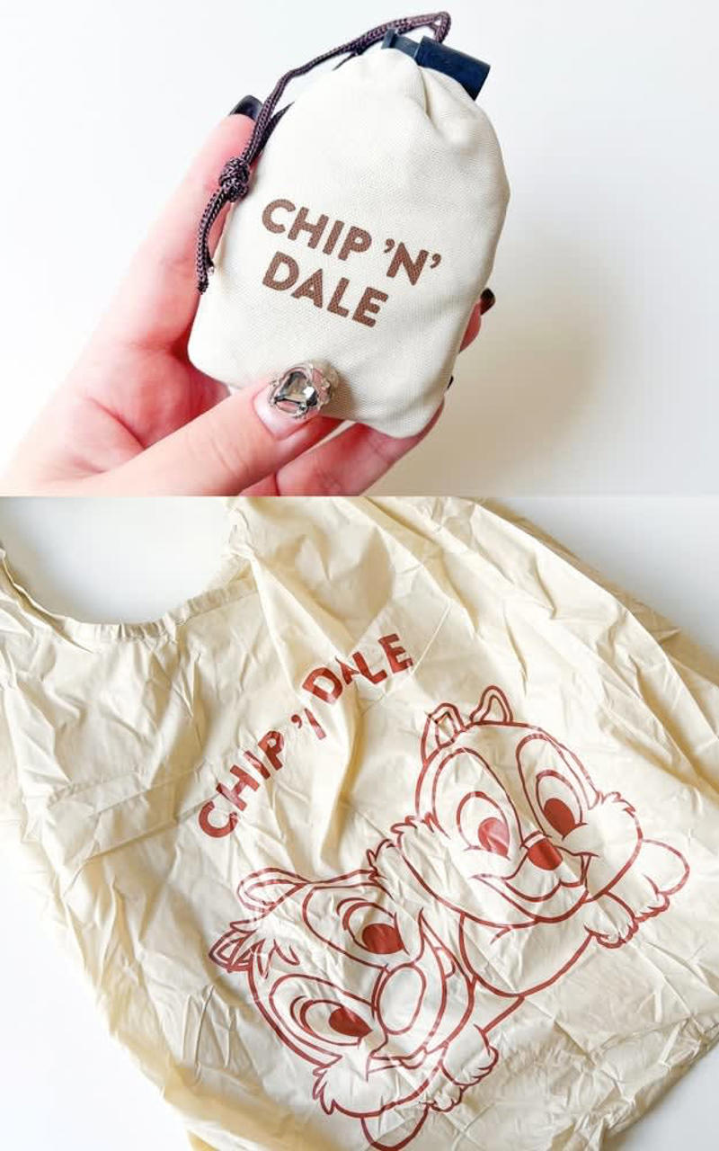 ススリーピーでは、ディズニーにありそうな「大容量エコバッグ」を販売中です。, かわいいマリーちゃんがデザインされた、大容量エコバッグです。, 2Lペットボトルが3本も入りました！, まとめ買いの荷物もしっかり入ります！, 保冷もできて実用的です。, 持ち手の幅が広く、持ちやすい！, 折りたたむとコンパクトになるから、持ち歩きが簡単！, お買い物が楽しくなるエコバッグでした！, ディズニーのエコバッグなら、キャンドゥの「ディズニー／チップ＆デール エコバッグ」もおすすめです。, 容量たっぷりで心強い！かさばる飲料や食材を、まとめて入れられました。