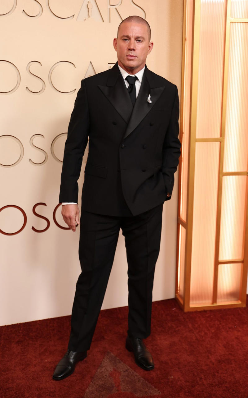Channing Tatum Oscars 2026, Jane Fonda, Sarah Pidgeon in Calvin Klein, Olivia Rodrigo in Saint Laurent, Naomi Watts in Balenciaga, Monica Lewinsky in Oscar de la Renta, Kim Kardashian in Gucci, Wendi Deng Murdoch and Grace Murdoch, Minnie Driver, Nicole Kidman, Marisa Abela in Revolve, Zoe Saldana in Saint Laurent, Helen Hunt in Stella McCartney, Hailey Bieber in Giorgio Armani, Kaia Gerber in Givenchy, Colman Domingo in Jacquemus, Philippine Leroy-Beaulieu, Sir Mick Jagger and Melanie Hamrick, Jeff Goldblum and Emilie Livingston in ERL Artisanal, Cara Delevingne in Thom Browne, Karlie Kloss in Gucci, Anjelica Huston, Sarah Paulson and Holland Taylor, Leslie Mann, Meg Ryan, Lauren Sanchez Bezos and Jeff Bezos, Tracee Ellis Ross in Marine Serre, Dree Hemingway in Conner Ives, Isla Fisher in Yara Shoemaker, Jessica Alba in Tamara Ralph, Kris Jenner in vintage Valentino, Rachel Sennott in Balenciaga, Dua Lipa and Callum Turner, Kristen Wiig in Monse, Elle and Dakota Fanning, Simone Ashley, Laura Harrier in Gucci, Kendall Jenner in Chanel, Grace Gummer, Mamie Gummer, Louisa Jacobson in Khaite, Suki Waterhouse and Robert Pattinson, Rita Ora in Tamara Ralph, Jessie Buckley in Chanel, Nicole Kidman in Chanel, Rose Byrne in Dior, Teyana Taylor in Chanel, Renate Reinsve in Louis Vuitton, Timothée Chalamet in Givenchy, Kylie Jenner in Schiaparelli, Demi Moore in Gucci, Gwyneth Paltrow in Armani Privé, Michael B. Jordan in Louis Vuitton, Zendaya and Robert Pattinson, Emma Stone in Louis Vuitton, Kate Hudson and Goldie Hawn, Chase Infiniti in Louis Vuitton, Felicity Jones in Prada, Anne Hathaway in Valentino, Odessa A’zion in Valentino, Wunmi Mosaku in Louis Vuitton, Elle Fanning in Givenchy, Kirsten Dunst and Jesse Plemons, Amy Madigan in Dior, Zoe Saldaña in Saint Laurent, Mia Goth in Dior, Paul Mescal and Gracie Abrams, Inga Ibsdotter Lilleaas in Loewe, Mikey Madison in Dior, Rachel McAdams in Alberta Ferretti, Mckenna Grace, Pedro Pascal in Chanel, Barbie Ferreira in GapStudio, Adrien Brody in Gucci, Jacob Elordi in Bottega Veneta, Charithra Chandran in Miss Sohee, EJAE in Dior, Audrey Nuna in Thom Browne, Rei Ami in Rahul Mishra, Huma Abedin and Anna Wintour, Leonardo DiCaprio in Dior, Kate Hawley, Damson Idris in Prada, Sigourney Weaver in Valentino, Alana Haim in Louis Vuitton, Heidi Klum, Hudson Williams in Balenciaga, Alicia Silverstone, Channing Tatum in Versace, Kathy Bates, Chloe Zhao, Joel Edgerton, Misty Copeland in David Koma, Maya Rudolph in Chanel, Ava DuVernay in Louis Vuitton, Anna Wintour, Benicio Del Toro in Giorgio Armani, Usher in Giuliva Heritage, Melissa McCarthy, Jack O’Connell in Dunhill, Lola Kirke in Simone Rocha, Fran Drescher in Ami, Jason Bateman in Dunhill, Ariana Greenblatt in John Galliano, Stellan Skarsgård, Kristen Wiig in Elie Saab, Jacobi Jupe, Kieran Culkin in Paul Smith, Nick Jonas and Priyanka Chopra Jonas, Wagner Moura in Zegna, Conan O’Brien, Vicky Krieps in Bottega Veneta, Ethan Hawke, Shaboozey in Campillo, Spike Lee, Joe Alwyn in Valentino, Kevin O’Leary, Ryan Destiny in Ami, Javier Bardem, Mark Strong in Giorgio Armani, Felix Kammerer in Saint Laurent, Ginnifer Goodwin in Monse, Susie and Nick Cave, Amelia Dimoldenberg in Ralph Lauren, Manu Rios in Saint Laurent
