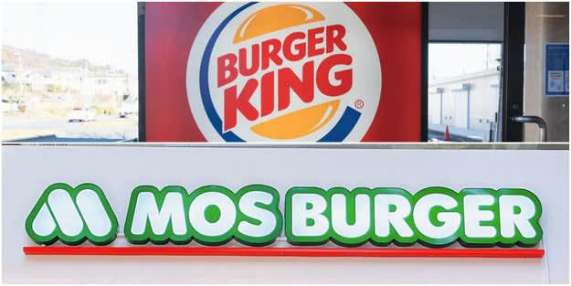 バーガーキングとモスバーガーでは、カロリー控えめな「モーニングメニュー」を販売中です。, 1.バーガーキング「チーズバーガーコンビ」, ビーフパティは炭火の香ばしさが感じられます。, ソースの酸味がクセになる！, 2.モスバーガー「モーニング野菜チーズバーガー」, お肉と野菜のバランスがばつぐん！, どの野菜もみずみずしくて感動します。, 3.モスバーガー「ソイモーニング野菜チーズバーガー」, ソイパティは、“大豆っぽさ”がなくて食べやすい。, フレッシュな野菜も存在感ばつぐんです。