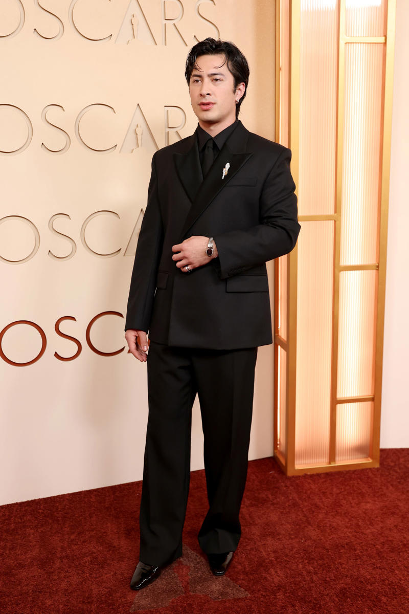 Gwyneth Paltrow , Anne Hathaway , Jacob Elordi , Audrey Nuna, Kate Hudson , Nicole Kidman , Hudson Williams, Teyana Taylor, Emma Stone , Jessie Buckley , Auliʻi Cravalho, Rose Byrne , Chase Infiniti , Barbie Ferreira, Shaboozey
